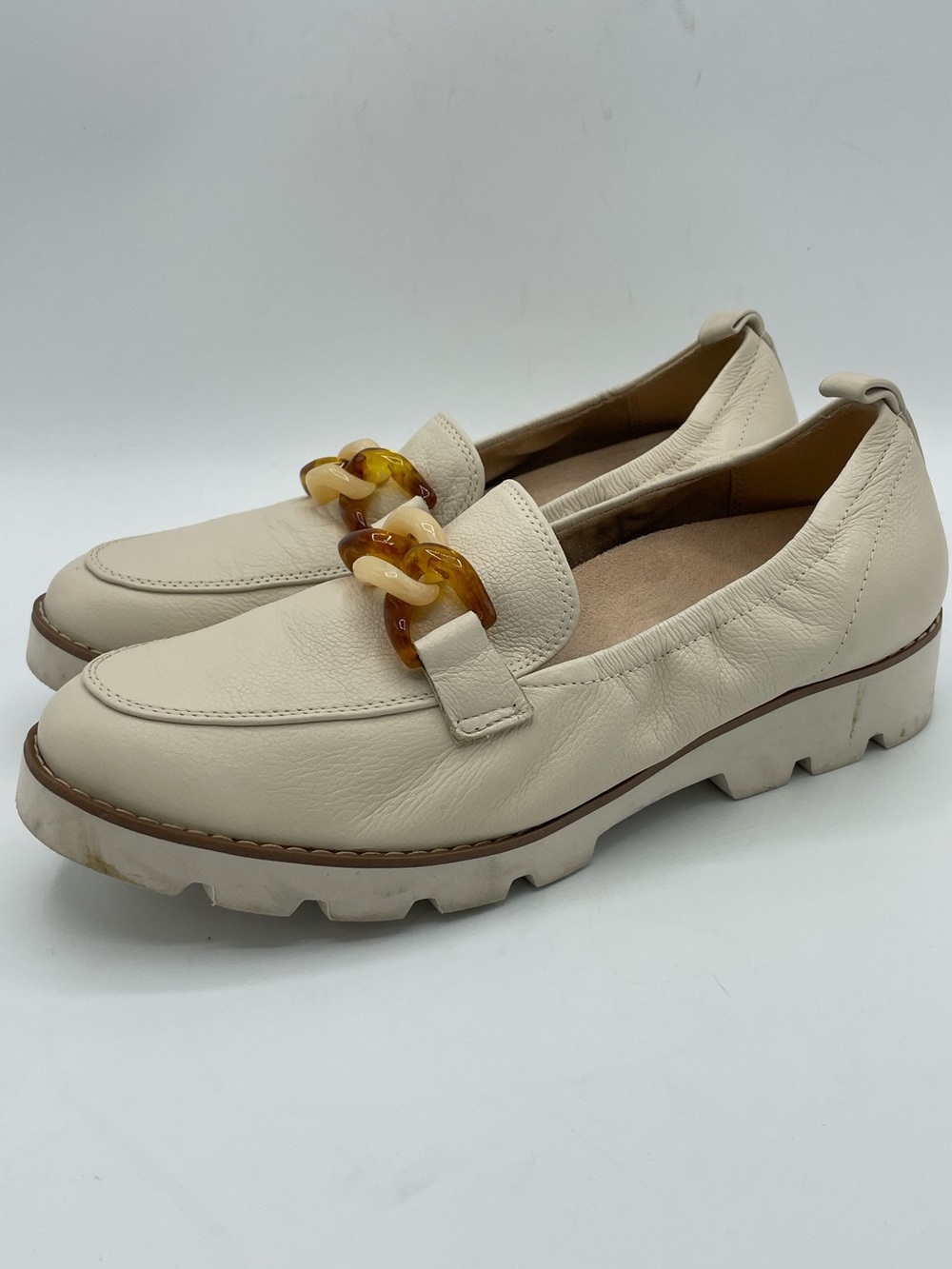 Vionic Cynthia Cream Leather Loafers Marbled Tortoise Shell Chain Link Accent.